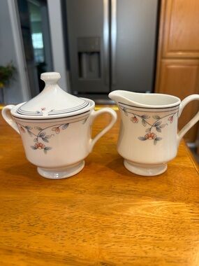 Princess House Vintage White Porcelain creamer and sugar set. Heritage Blossom